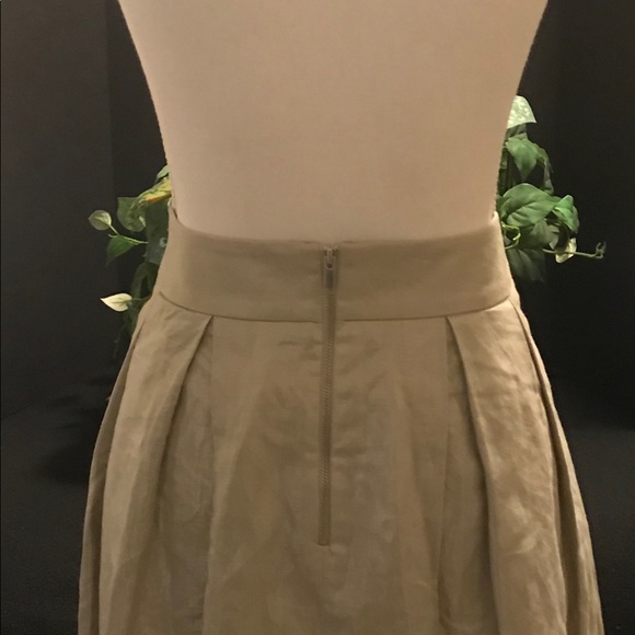 Banana Republic Shimmery Silver Skirt - Picture 4 of 8